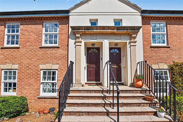 2 Bedroom Flat For Sale In Eastgate Gardens, Taunton, TA1