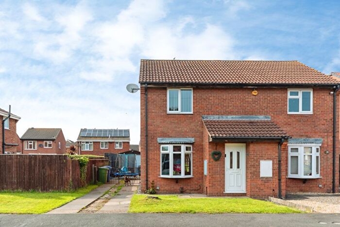 3 Bedroom Semi-Detached House For Sale In Oban Court, Immingham, DN40