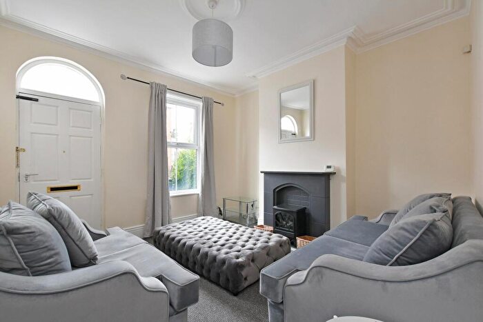 3 Bedroom House To Rent In Holland Road, Highfield, Sheffield, S2
