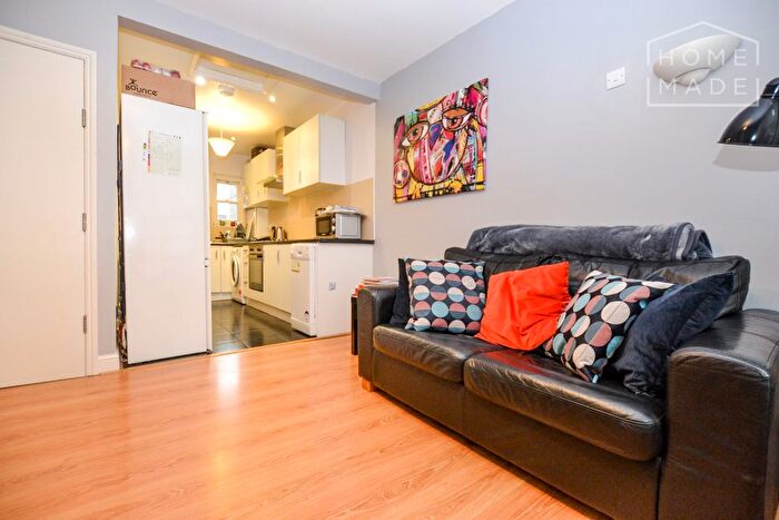 1 Bedroom Flat To Rent In Pentonville Road, Islington, N1
