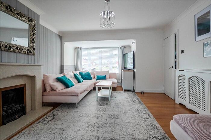 4 Bedroom Detached House For Sale In Melrose Avenue, Bletchley, MK3