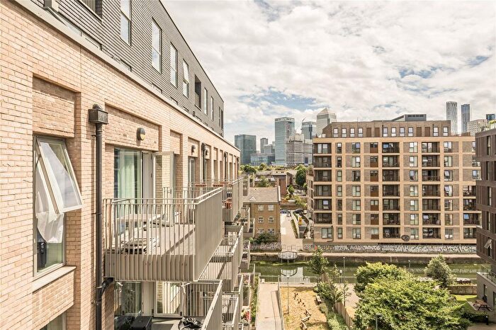 3 Bedroom Flat For Sale In Thomas Road, Limehouse, London, E14