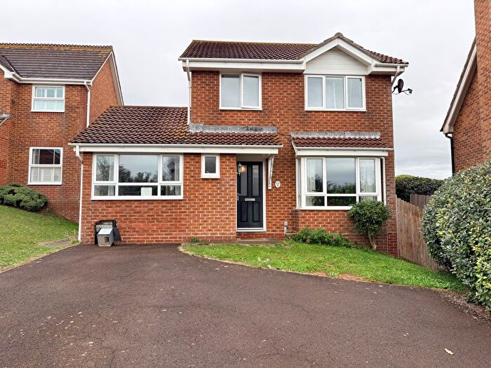 4 Bedroom Property To Rent In Eleanor Close, Seaford, BN25