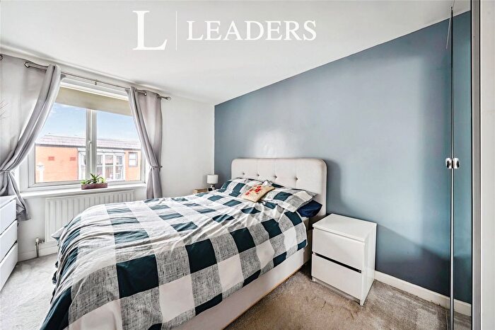 1 Bedroom Flat For Sale In Medway Wharf Road, Tonbridge, Kent, TN9