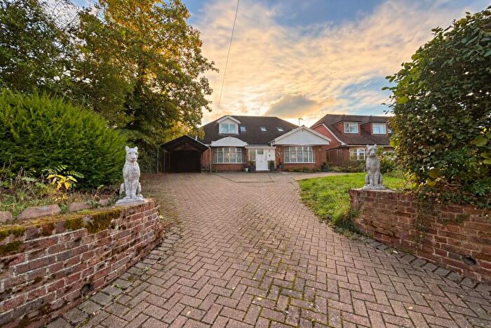 6 Bedroom House To Rent In Istead Rise, DA13