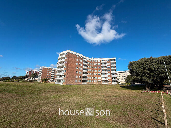 2 Bedroom Apartment For Sale In Elizabeth Court, Grove Road, East Cliff, Bournemouth, BH1