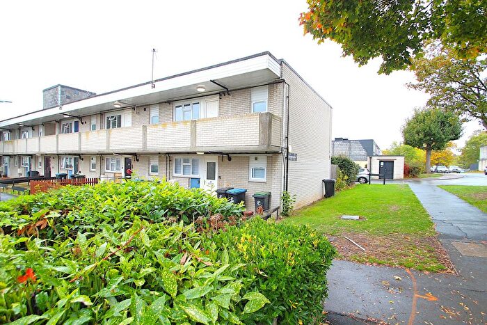 2 Bedroom Apartment To Rent In Monksgrove, Loughton, IG10