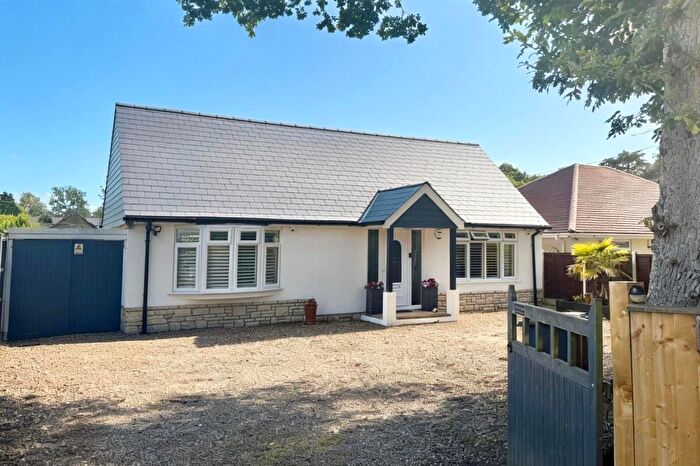 3 Bedroom Chalet For Sale In Sandy Lane, St. Ives, BH24