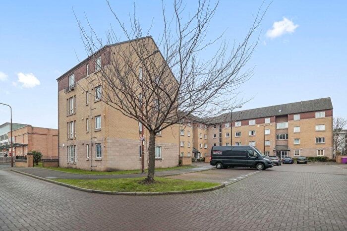 3 Bedroom Flat To Rent In Moray Park Terrace, Meadowbank, Edinburgh, EH7