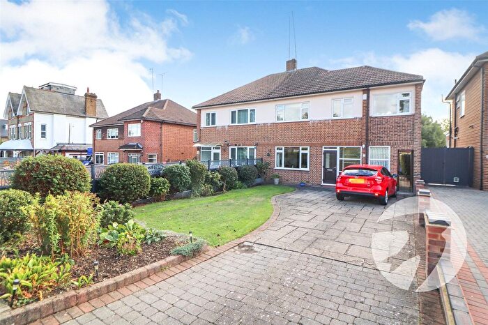 4 Bedroom Semi Detached House For Sale In Lesney Park Road, Erith, Kent, DA8