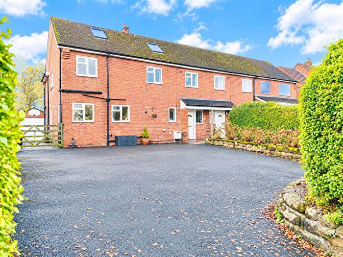 4 Bedroom Semi-Detached House For Sale In School Lane, Guilden Sutton, CH3