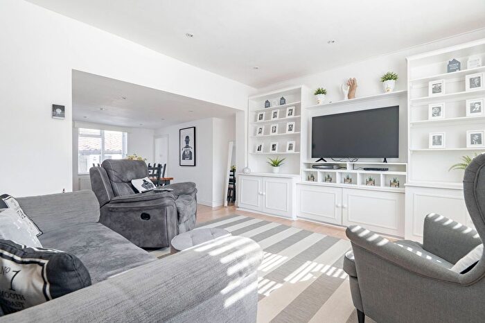 3 Bedroom Terraced House For Sale In High Street, Wrentham, NR34