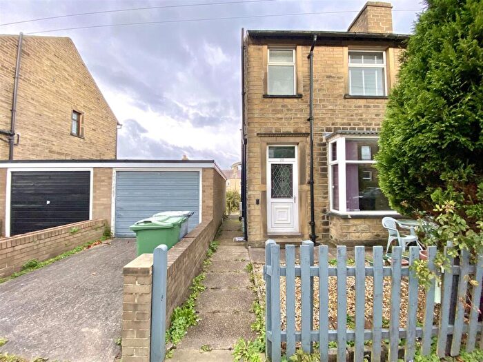 3 Bedroom Semi-Detached House For Sale In Stanley Road, Lindley, Huddersfield, HD3