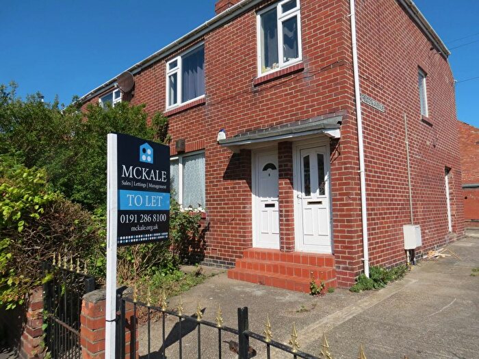 5 Bedroom Flat For Sale In Birds Nest Road, Walker, NE6