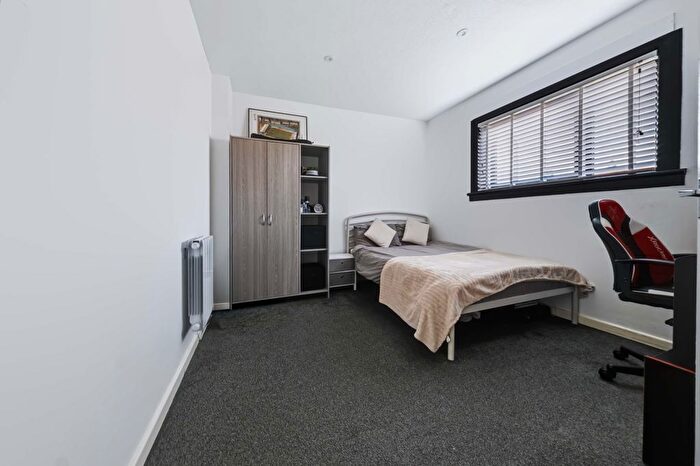 2 Bedroom Terraced House For Sale In Gourdie Terrace, Dundee, DD2