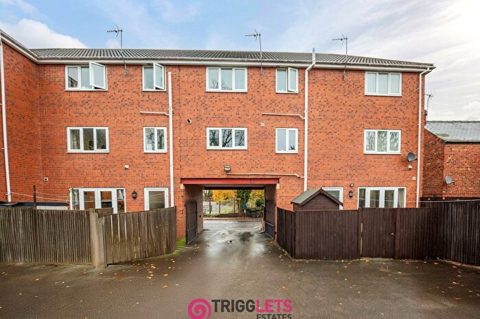 8 Bedroom Town House For Sale In Fox Mews, Silver Street, Doncaster, South Yorkshire, DN7