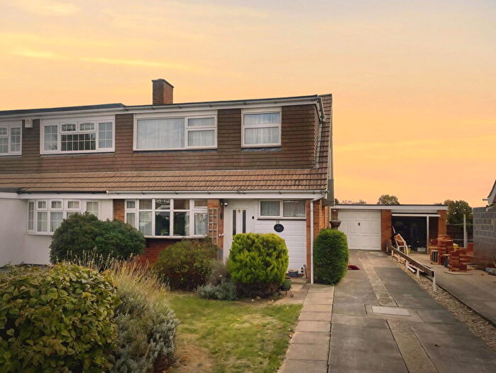 4 Bedroom Semi-Detached House For Sale In Longden Close, Haynes, Bedford, MK45