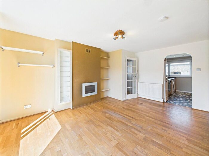 2 Bedroom Apartment To Rent In Magdalene Gardens, Edinburgh, Edinburgh, EH15