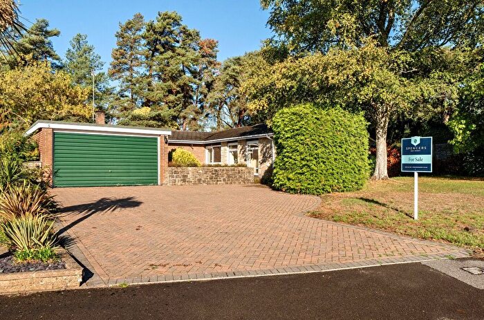 2 Bedroom Bungalow For Sale In Ashley Park, Ashley Heath, Ringwood, BH24