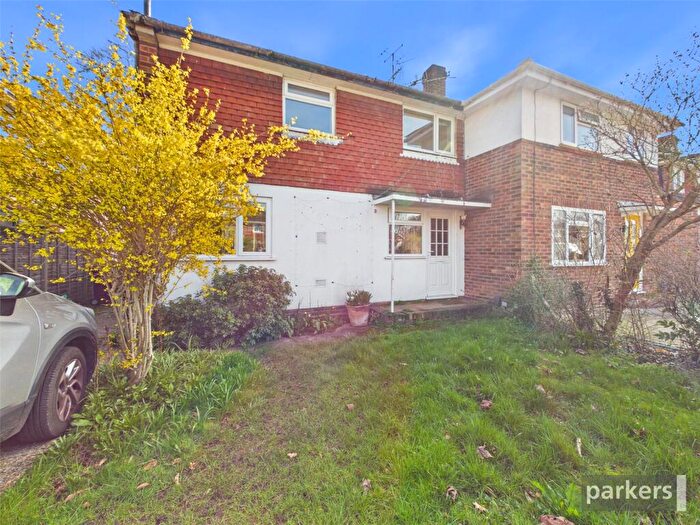 3 Bedroom Semi-Detached House For Sale In Nightingale Road, Woodley, Reading, Berkshire, RG5