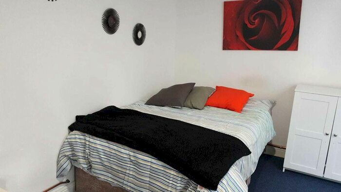 Studio To Rent In Lower Lichfield, Willenhall, WV13