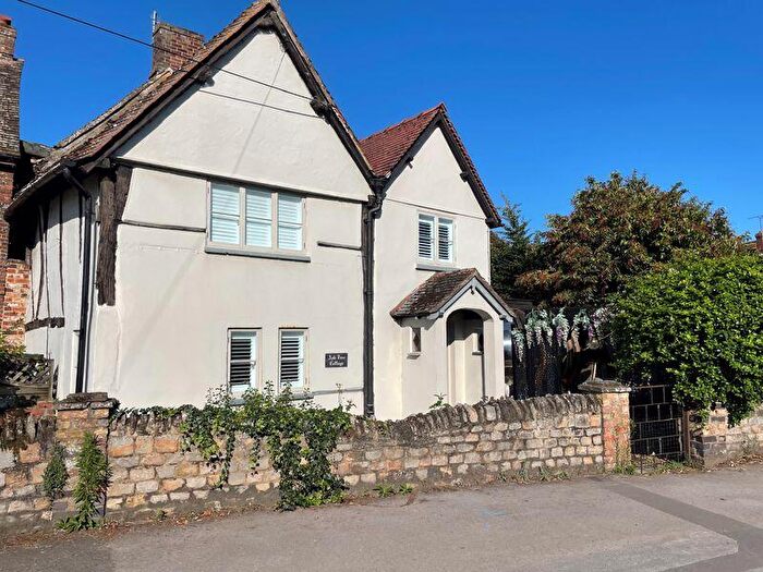 3 Bedroom Cottage To Rent In Thame, OX9