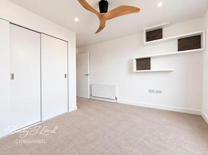 1 Bedroom Apartment To Rent In Dance Square, EC1V