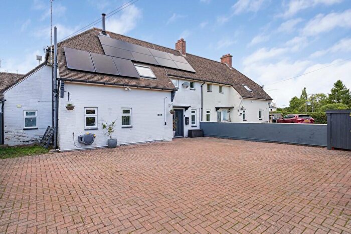 4 Bedroom Semi-Detached House For Sale In Quarter Mile Lane, Exeter, EX5