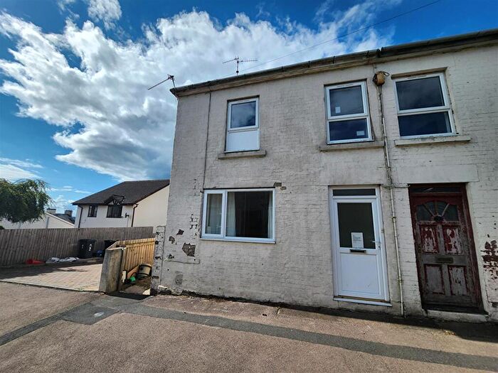 1 Bedroom Flat To Rent In Commercial Street, Cinderford, GL14