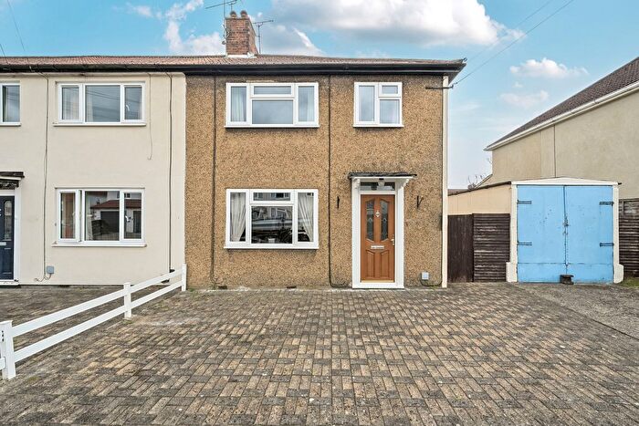 3 Bedroom End Of Terrace House For Sale In Lennard Road, Dunton Green, Sevenoaks, TN13