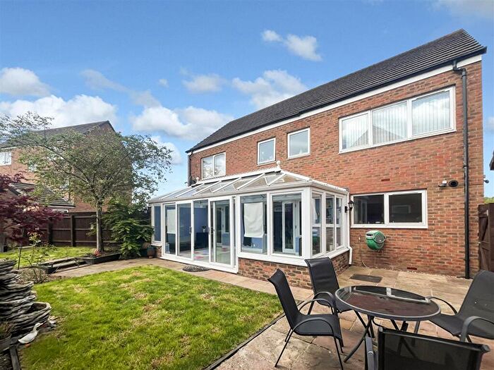 4 Bedroom Detached House For Sale In Southwold Crescent, Broughton, Milton Keynes, MK10
