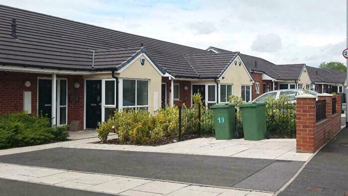 2 Bedroom Flat To Rent In Williamson View, Boggart Hill Gardens, Seacroft, Leeds, LS14