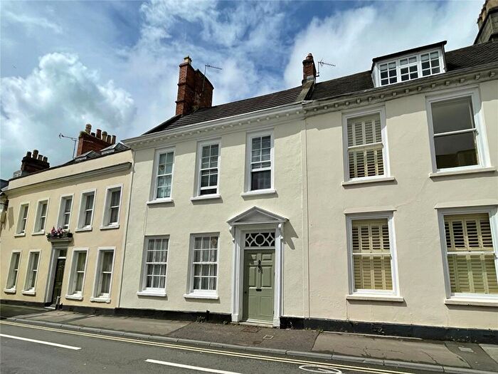 1 Bedroom Apartment For Sale In Superb Flat With Garden & Parking In Central Wells, BA5