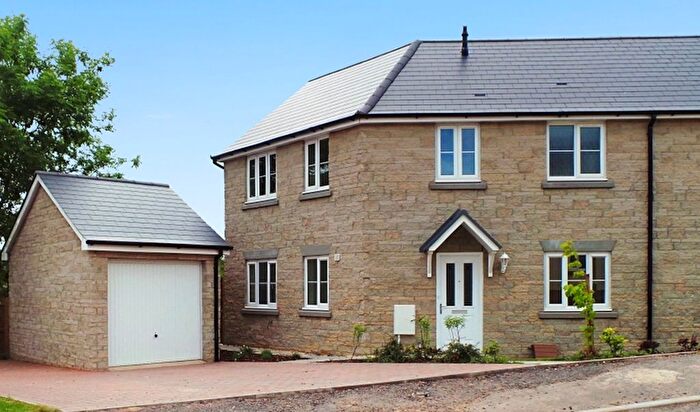 3 Bedroom Semi-Detached House For Sale In Poppy Field, Broadwell, GL16