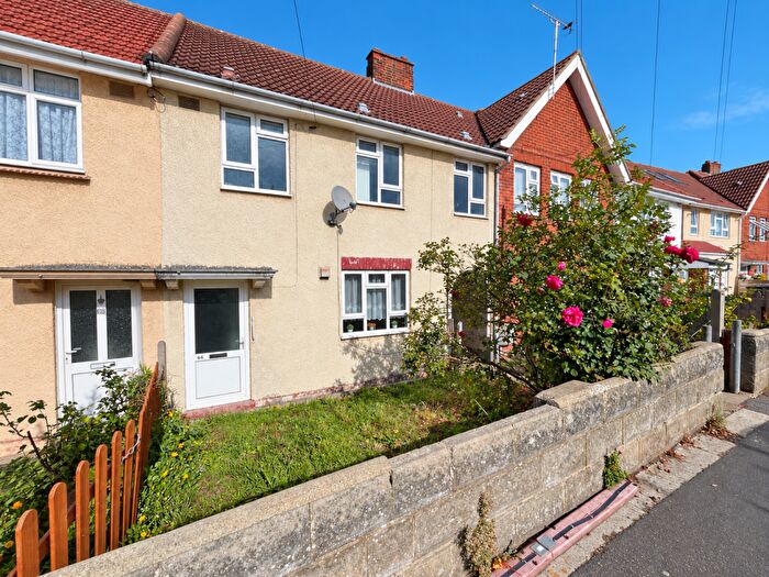 4 Bedroom Terraced House For Sale In Hampton Crescent, Gravesend, DA12