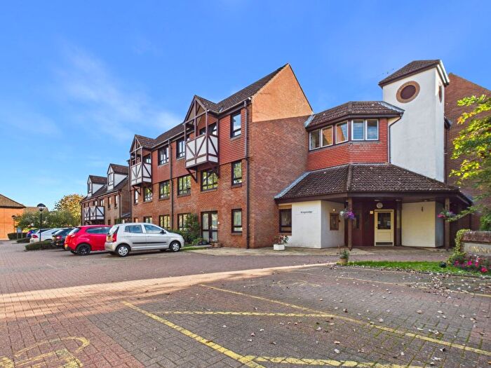 1 Bedroom Flat For Sale In King George V Road, Amersham, Buckinghamshire, HP6