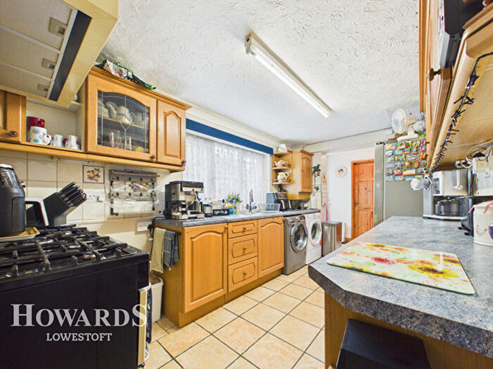 3 Bedroom Terraced House For Sale In Raglan Street, Lowestoft, NR32