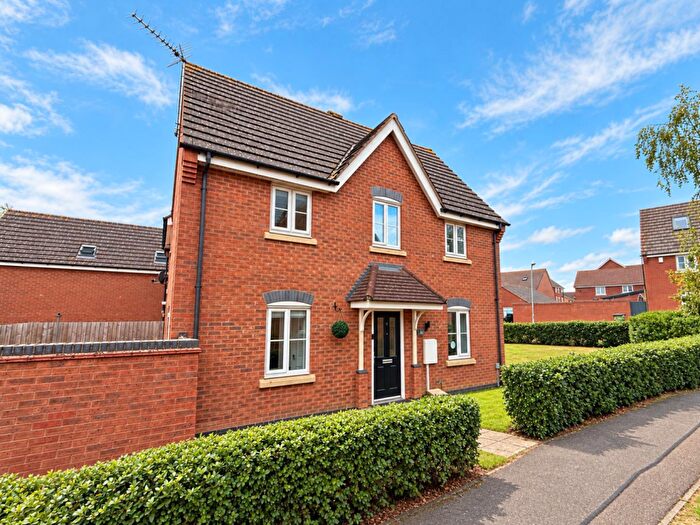 3 Bedroom Semi-Detached House For Sale In Robinson Way, Wootton Fields, Northampton, NN4