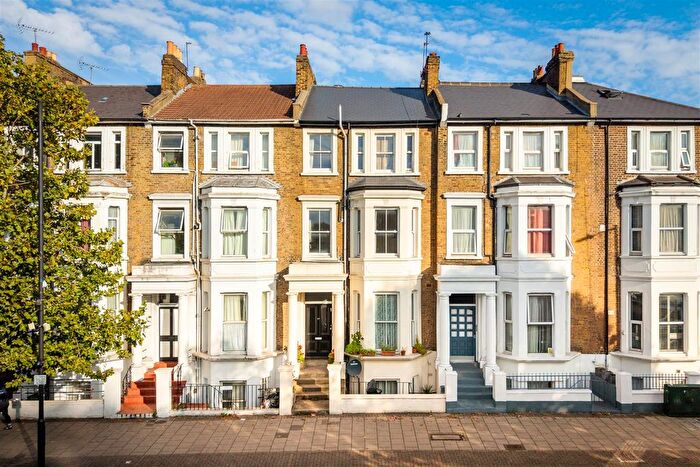 1 Bedroom Flat For Sale In Shepherds Bush Road, W6