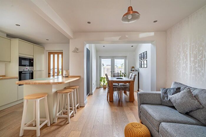3 Bedroom Detached House For Sale In Ashbourne Way, Woodthorpe, York, YO24