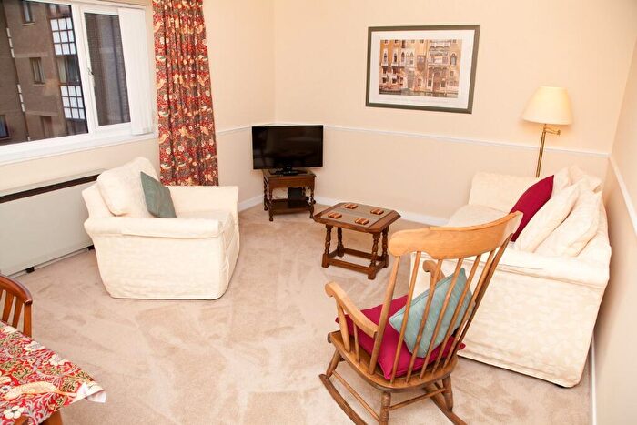 2 Bedroom Flat To Rent In Allanfield, Brunswick Road, Leith Walk, Edinburgh, EH7