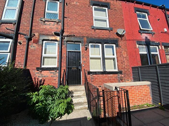 2 Bedroom Terraced House To Rent In Clifton Avenue, LS9