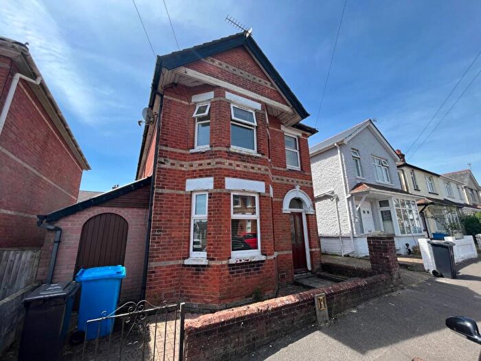 3 Bedroom Detached House To Rent In Cheltenham Road, Parkstone, Poole, BH12