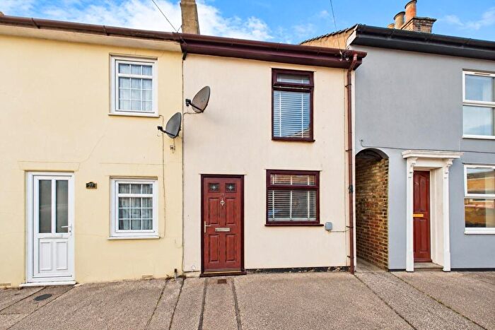 2 Bedroom Terraced House For Sale In Park Road, Lowestoft, NR32