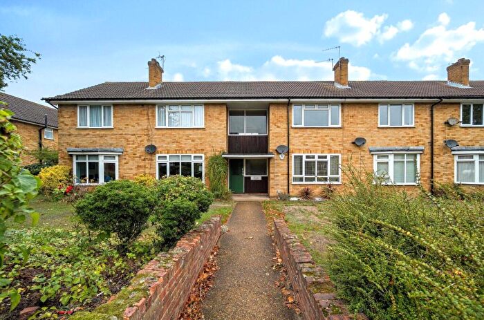 2 Bedroom Apartment For Sale In Birchwood Avenue, Sidcup, DA14