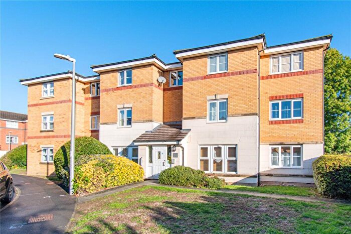 2 Bedroom Apartment To Rent In Martingale Chase, Newbury, RG14