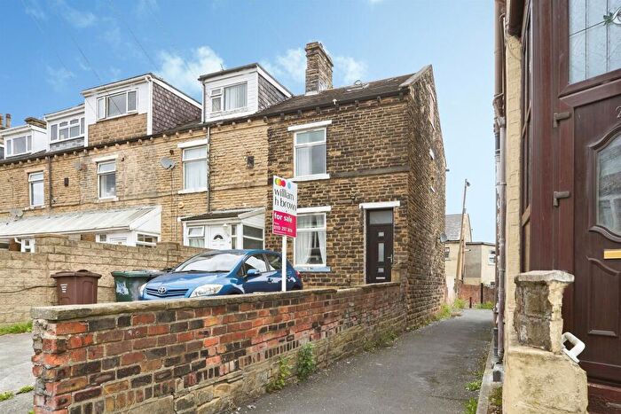 3 Bedroom End Of Terrace House For Sale In Wensleydale Road, Bradford, BD3
