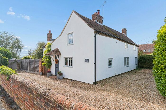 4 Bedroom Detached House For Sale In High Street North, Stewkley, Buckinghamshire, LU7