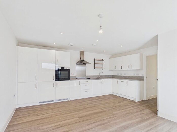2 Bedroom Flat To Rent In Cardiff, CF11