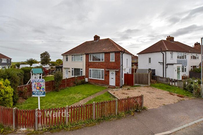 3 Bedroom Semi-Detached House For Sale In Sheldon Close, Aylesham, Canterbury, Kent, CT3